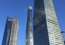 上海售楼处迎来大客流，现场签约火热进行中