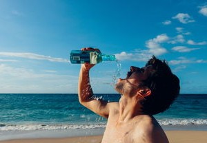 男子漂流67天获救体重骤减100斤，逆境中的重生