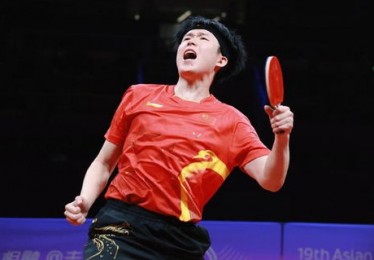 记者提问樊振东王楚钦，马龙一脸无奈：又是我？