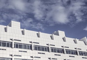 疫情动态，31省区市新增本土确诊48例，聚焦7省份的防控策略与个人防护