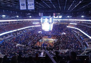 穿越时空的篮球盛宴，2013年NBA扣篮大赛的荣耀与革新