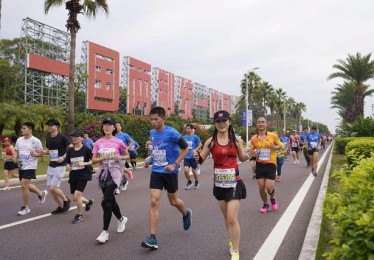 【跑向胜利】厦门马拉松限定款运动装备，让你领跑全场！