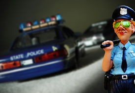 女子高速上开40码被交警拦下，速度与安全的较量