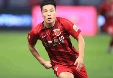 武磊王者归来：首秀即送助攻，海港主帅直言经验无敌引爆更衣室