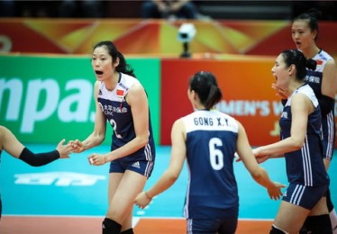 女排美国！朱婷李盈莹一锤定音，龚翔宇效率回暖，将沉稳