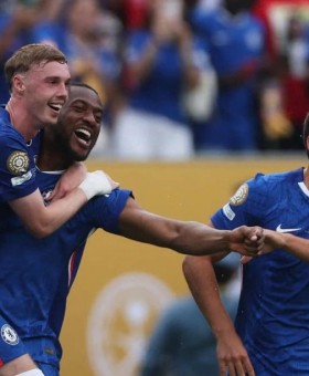 科尔·帕尔默帽子戏法级表现！切尔西3-0爆冷PSG首夺新版世俱杯