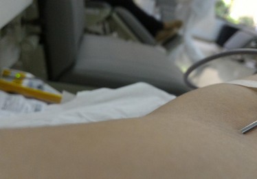 献血者的权益何在？男子献血8次却被告知不能优先用血，官方回应引关注