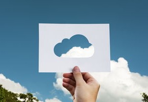从草根到巨星，一粒足球新闻如何改变世界