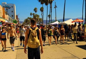 男大学生的泰山之旅，情绪价值的极致体验
