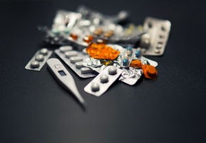 疫情风暴，美国新冠肺炎确诊数突破141万的背后