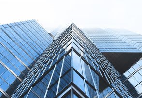 《中央直播：信息化时代的前沿窗口》