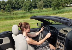 女子买宝马车过了8年才想起提车，一段不可思议的购车经历