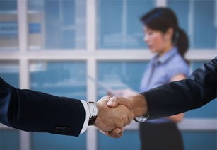 男子上班三天即遭解雇，七日后公司竟消失无踪——职场风云中的启示