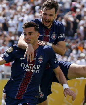 巴黎圣日耳曼在FIFA俱乐部世界杯半决赛中4-0横扫皇家马德里，挺进决赛将对阵切尔西。
