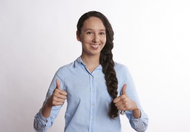 刘昊然演秃顶引发观众热议，假发片成观众新宠