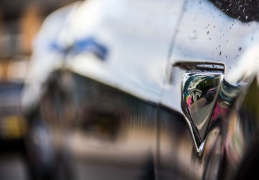 绿牌特斯拉Cybertruck现身天津街头——引领未来出行的革新之作