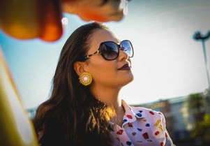 朱珠特写镜头脸部浮肿，美丽背后的微妙变化