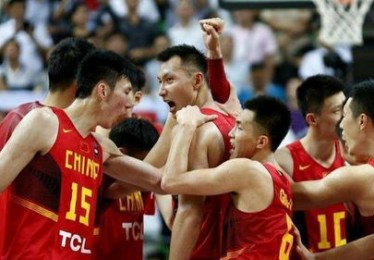中国男篮今晚比赛直播
