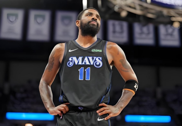 欧文抨击公开合同做派：NBA到底是秀场还是股市？