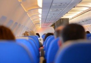 海南航空积极应对，空姐遭乘客偷拍事件的处理与反思