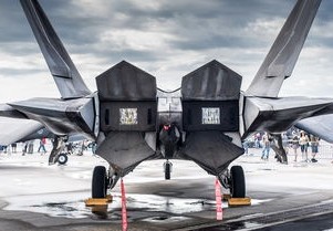 俄军投下3吨航空炸弹轰炸乌军驻地，冲突中的震撼瞬间
