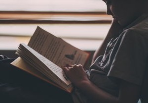 为孩子挑选篮球鞋，专家指南与实用建议