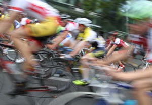 电动自行车过度充电6分钟就爆炸，安全警钟长鸣