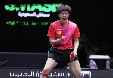 林诗栋频放高球秀手感，王楚钦吸短扣杀一锤定音！
