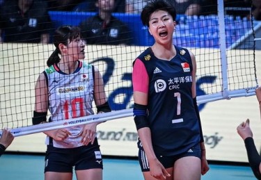 袁心玥本周期太辛苦：伤痕累累仍被诟病！望瓦基弗外教提高她拦网