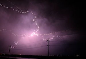 普拉桑带来的风暴，南京面临9级大风与暴雨的挑战
