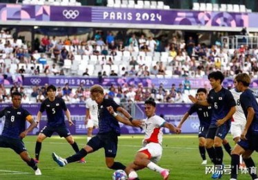 日本足球再造惨案，三场狂轰球，中国队却连参赛资格都没有