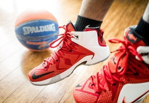 实战评测2023年新款Nike篮球鞋，速度与掌控的完美融合