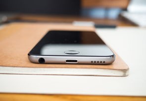 华为三折叠手机预订量破两百万，创新与实力的双重肯定