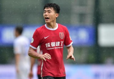 媒体人：胡荷韬被改为右后卫爆发了小宇宙，绝对值得伊万关注