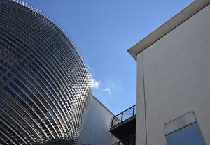 杭州多楼盘刚交付即破发的背后原因探究