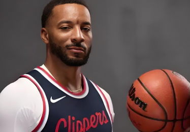 NBA转会最新动态：魔术献出顶薪，鲍科比离队，比尔下家仍存疑