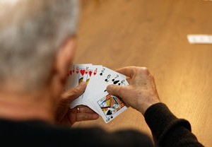 北京疫情新动态，一核酸阳性老人被立案，防控措施的严格与温情