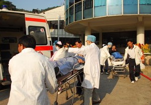 救护车送错医院致悲剧，家属终获百万赔偿，一场医疗急救的深刻反思