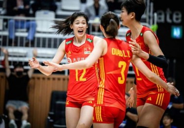 中国女排1比3加拿大女排