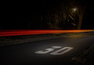 广东省博物馆回应车库禁停新能源车，理性探讨与合理解决之道