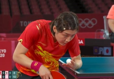 女团决赛：孙颖莎横扫平野美宇，中国女乒领先日本女乒