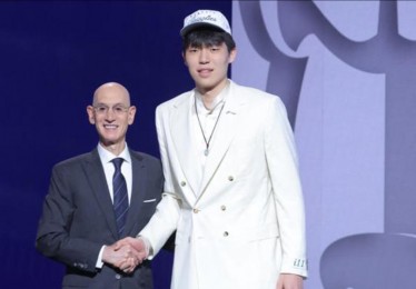 仅次于姚明、易建联！杨瀚森第十六顺位被开拓者选中，首轮被选震惊网友！