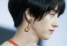 女生短发体育头像动漫