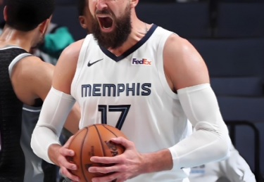 舍弃NBA1040万美元！瓦兰3年1410万美元签希腊豪门：离家近真的值得！