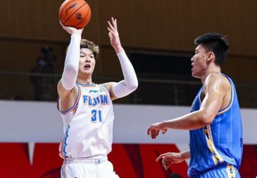 中国男篮连败！狂输分！最大的收获是他