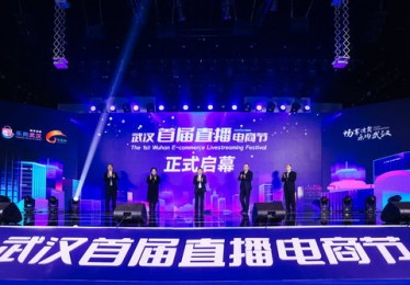 凤凰网直播探索媒体新纪元

采访提纲
