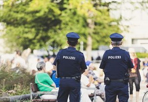 上海免费核酸检测政策延长，市民健康保障与城市防疫新举措