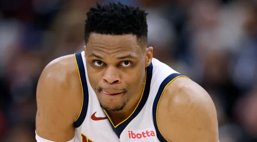 沦落到无球可打？曝威少新赛季恐不在NBA，名记：国王是他唯一选择！